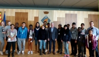 L’alcalde de Salou Pere Granados rep l'alumnat de l'Aula d'acollida