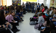 Grups escolars grecs visiten l'Institut 
